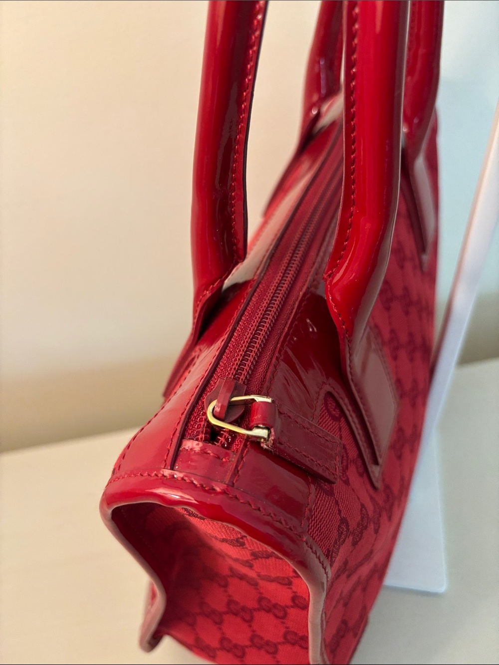 GUCCI VINTAGE RED CANVAS HANDBAG - Picture 5 of 13
